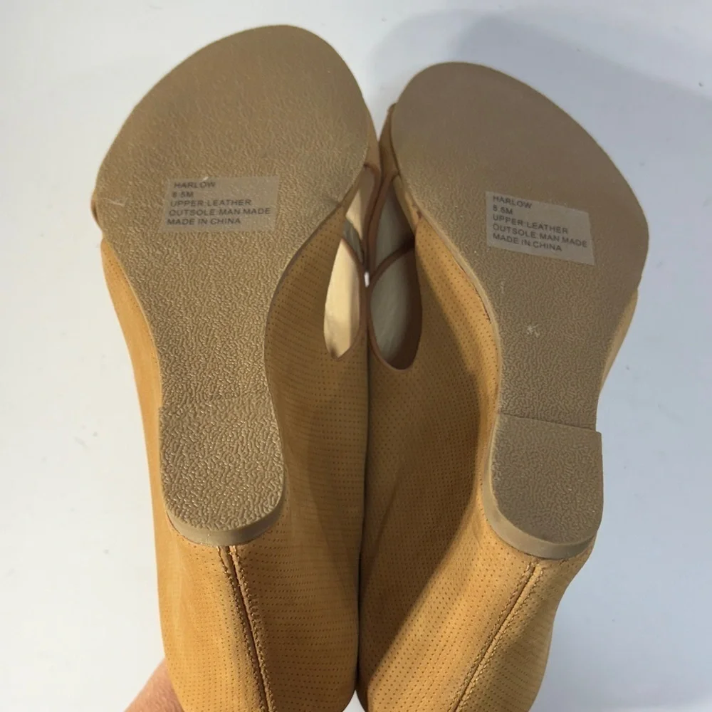 🥿 nwob Matisse Harlow Tan Perforated Wedge Sandals